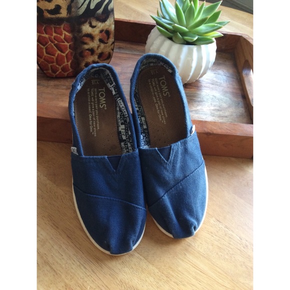 TOMS | Navy Canvas | Classic Slip On - Picture 1 of 5